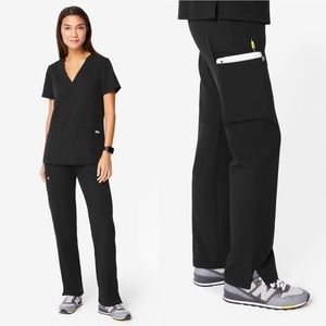 COPY - Figs Technical Collection Kade Cargo Scrub Pants in Black